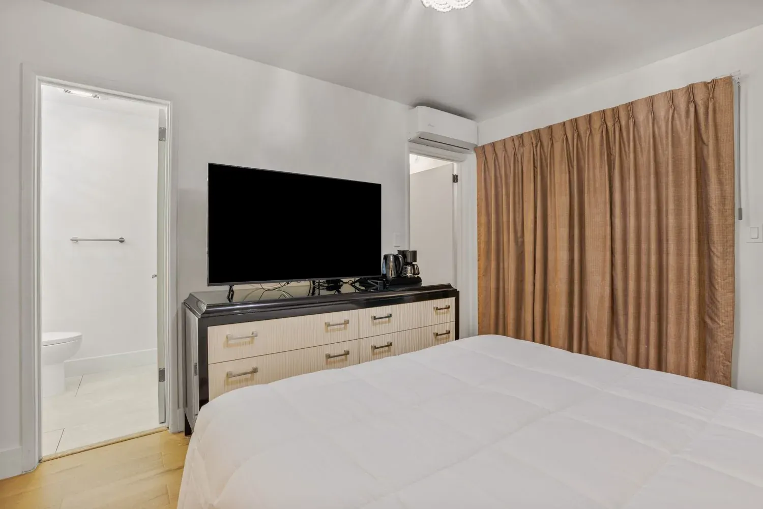Queen Room, view 2